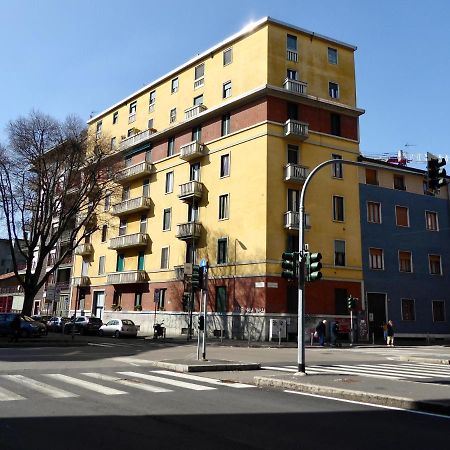 Mono Navigli Apartment Milan Bagian luar foto