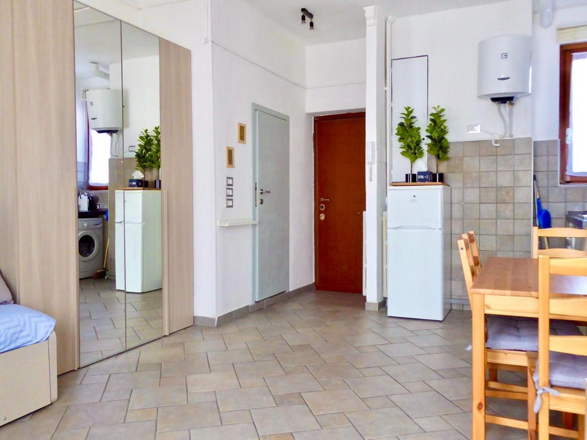Mono Navigli Apartment Milan Bagian luar foto